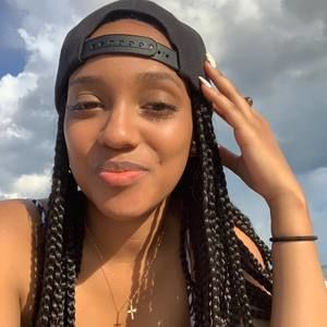 Meet your Posher, Sashaé